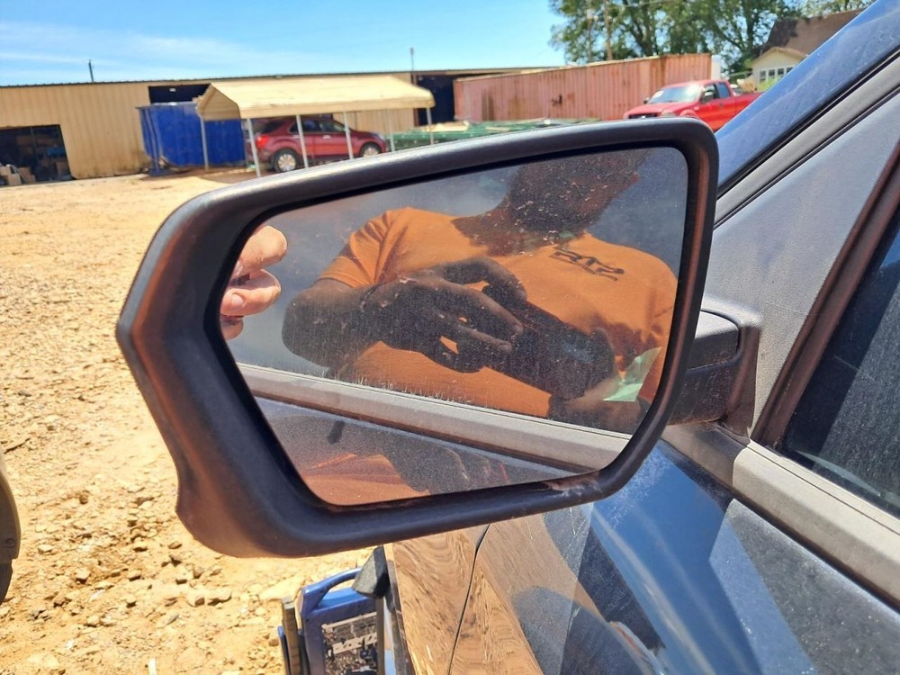 EQUINOX 2019 Glove Box 4768543