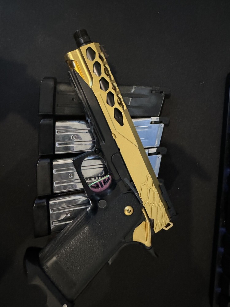 airsoft gun
