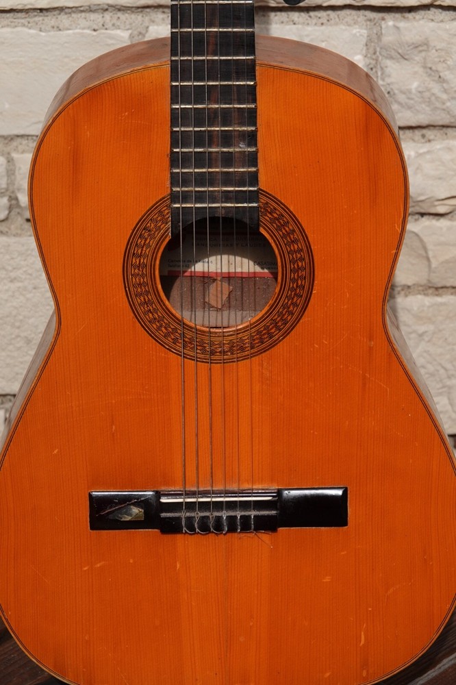HERMANOS LEAL CLASSICAL GUITAR