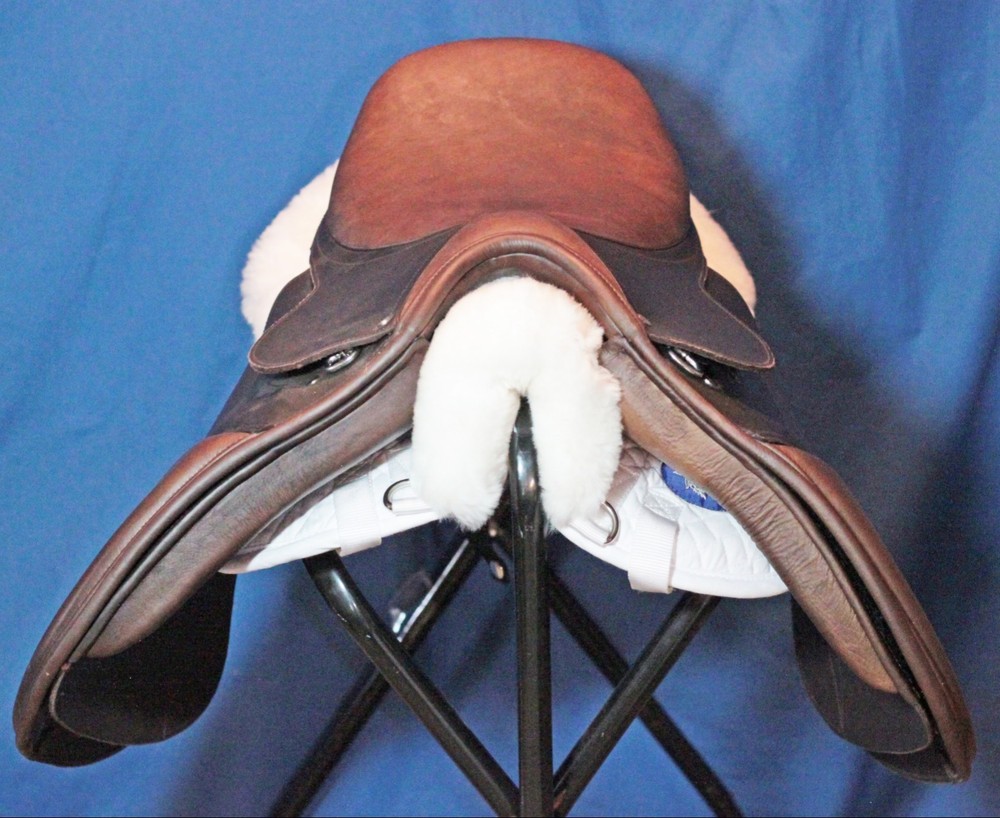 Pony Jumping Saddle Pegasus 15.5 inch