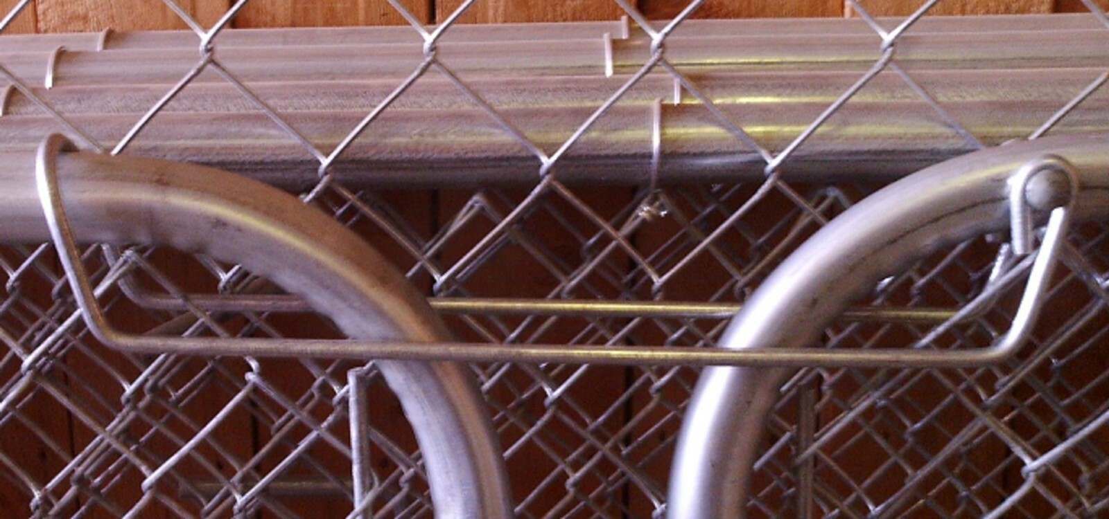 Wire Arm Throw Over Top Gate Latch for Chain Link Driveway