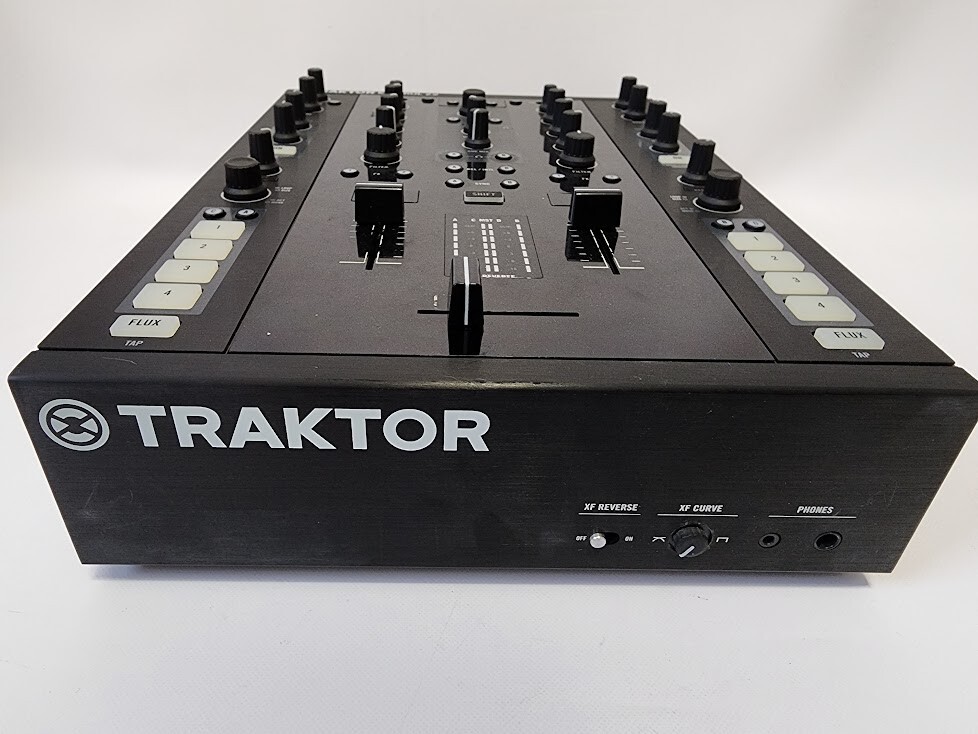 Native Instruments Traktor Kontrol Z2 DJ Mixer
