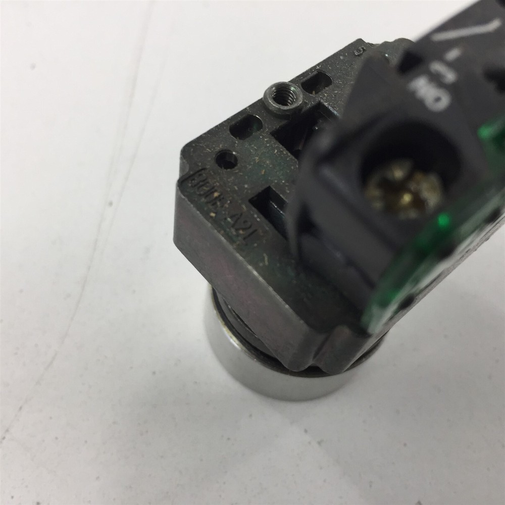 Allen Bradley 800E-A2L Push Button Green