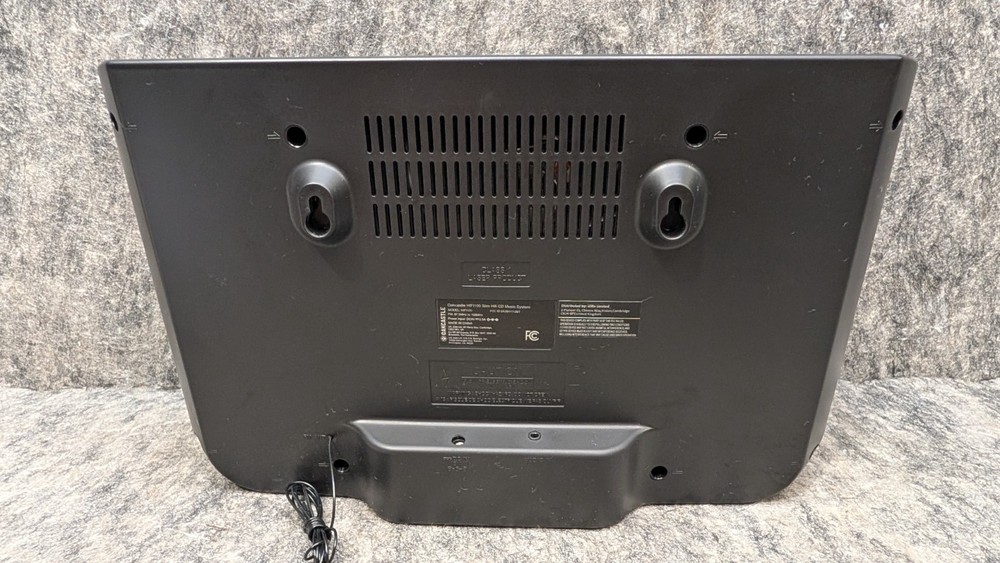 Oakcastle HIFI100 Compact Stereo System with Bluetooth Wall Mountable CD Player