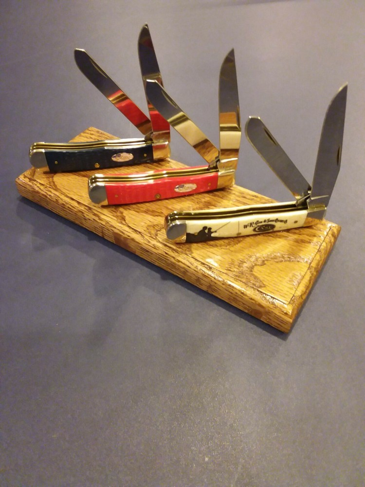 SOLID NORTHERN RED OAK 3 KNIFE DISPLAY STAND