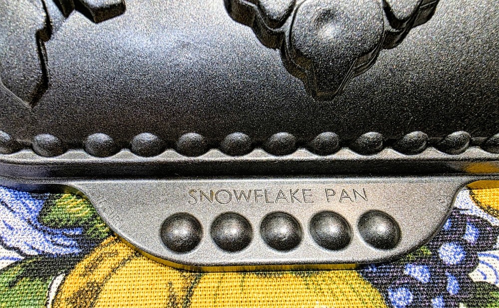 Snowflake baking pan made exclusively for William Somona by Nordic Ware