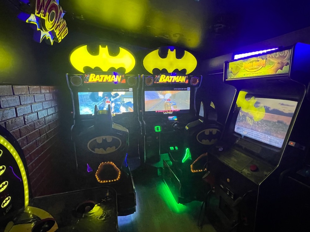 Raw Thrills BATMAN Sit Down Arcade Driving Video Game - 42" LCD