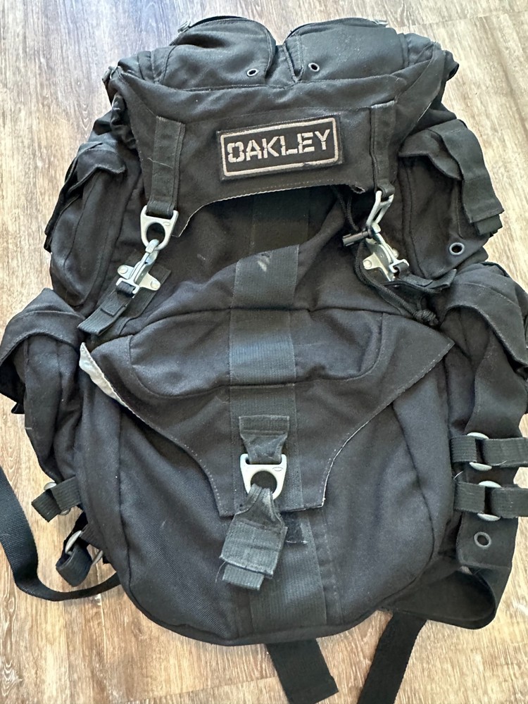 Oakley Mechanism Tactical Backpack Standard Issue Field Gear Gorpcore Rugged