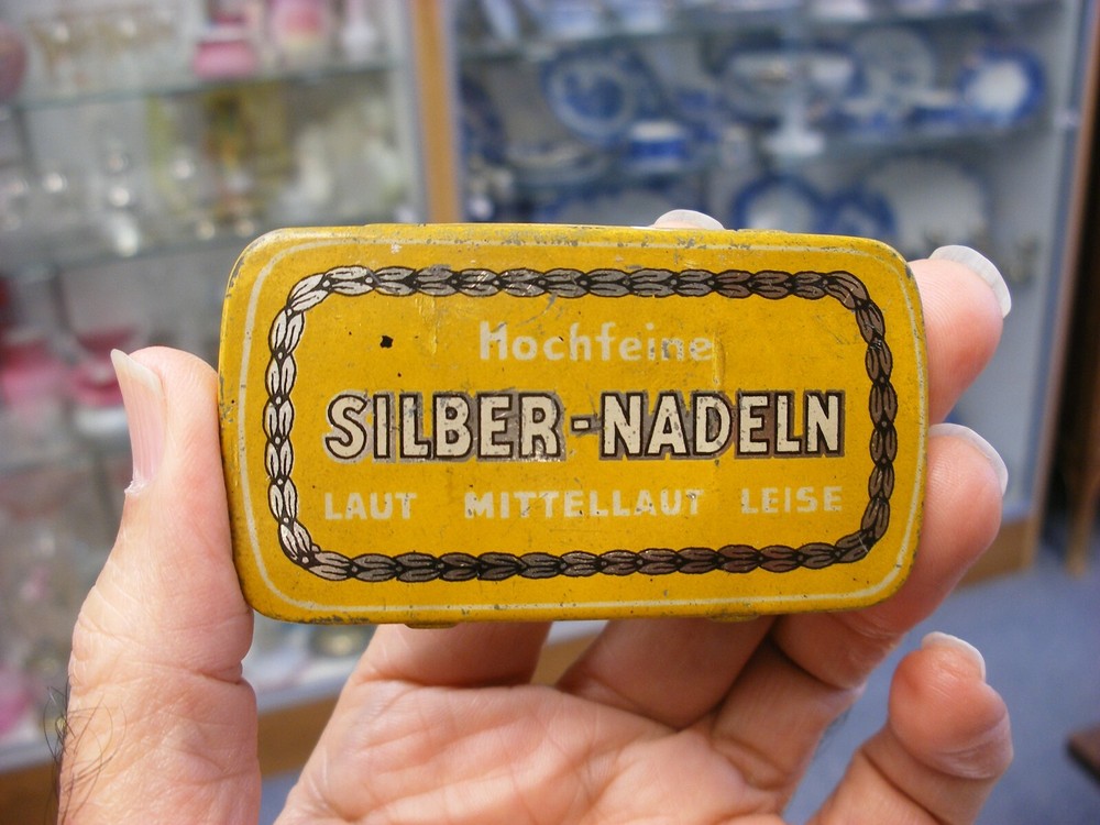 Phonograph Victrola Gramophone - Needle Tin - Hochfeine Silber - Empty