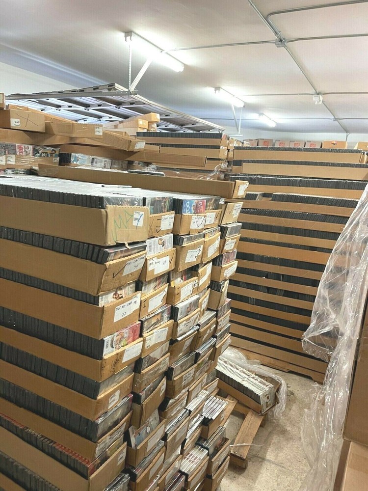 Lot of 20 Empty Black DVD Cases PLEASE Read Description Includes Assorted DVDs