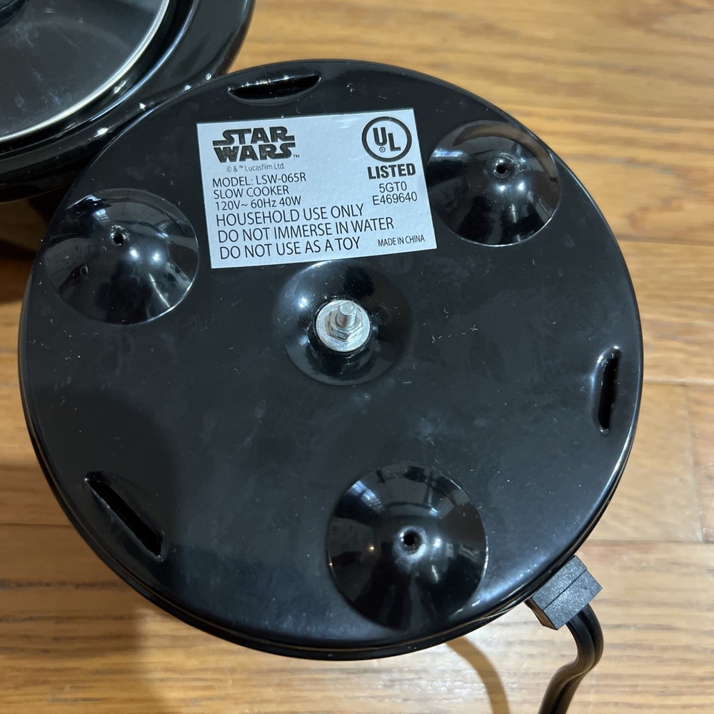 Star Wars .65 Quart Mini Crock R2-D2 Edition Removable Stoneware Never Used
