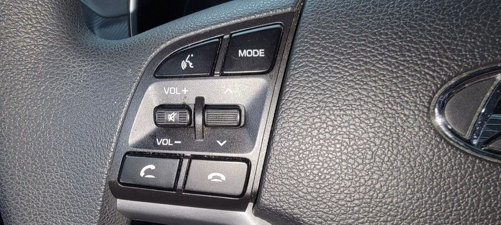 19-21 Hyundai Tucson Camera/Projector Camera Windshield Upper Center