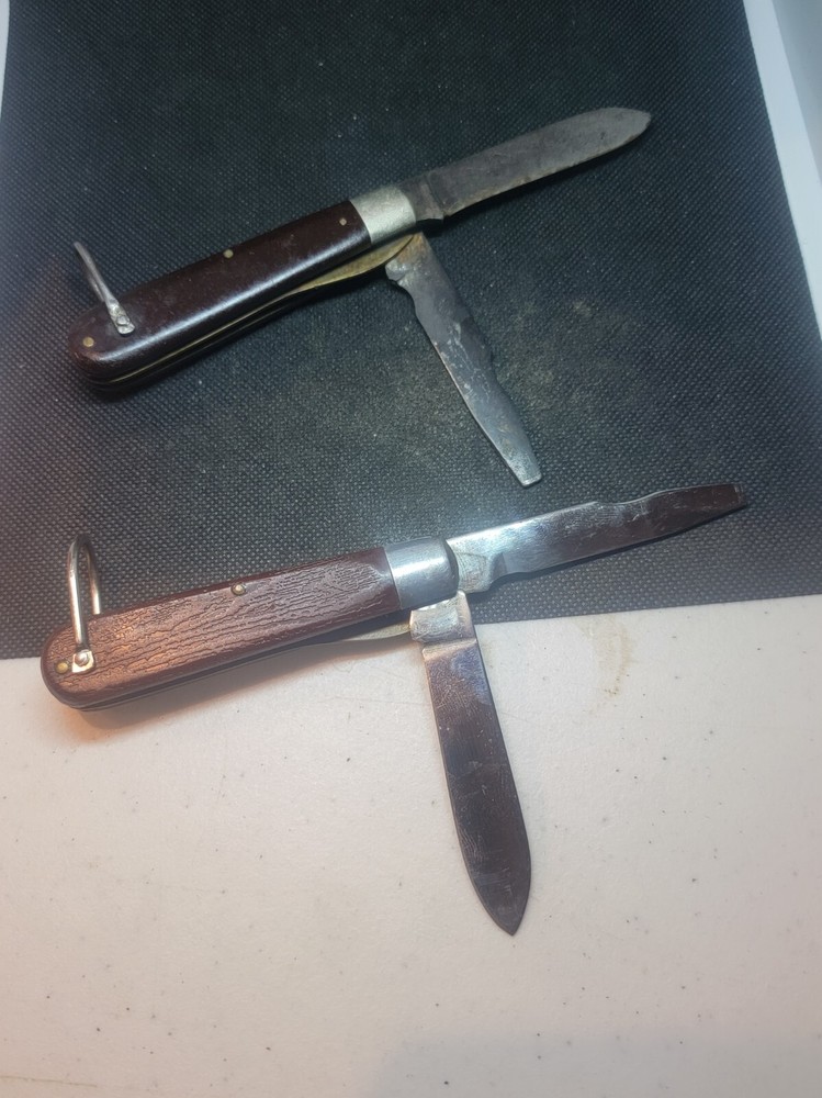 2 OLDER Klein Tools Pocket Knife, SEE PICTURES TE5