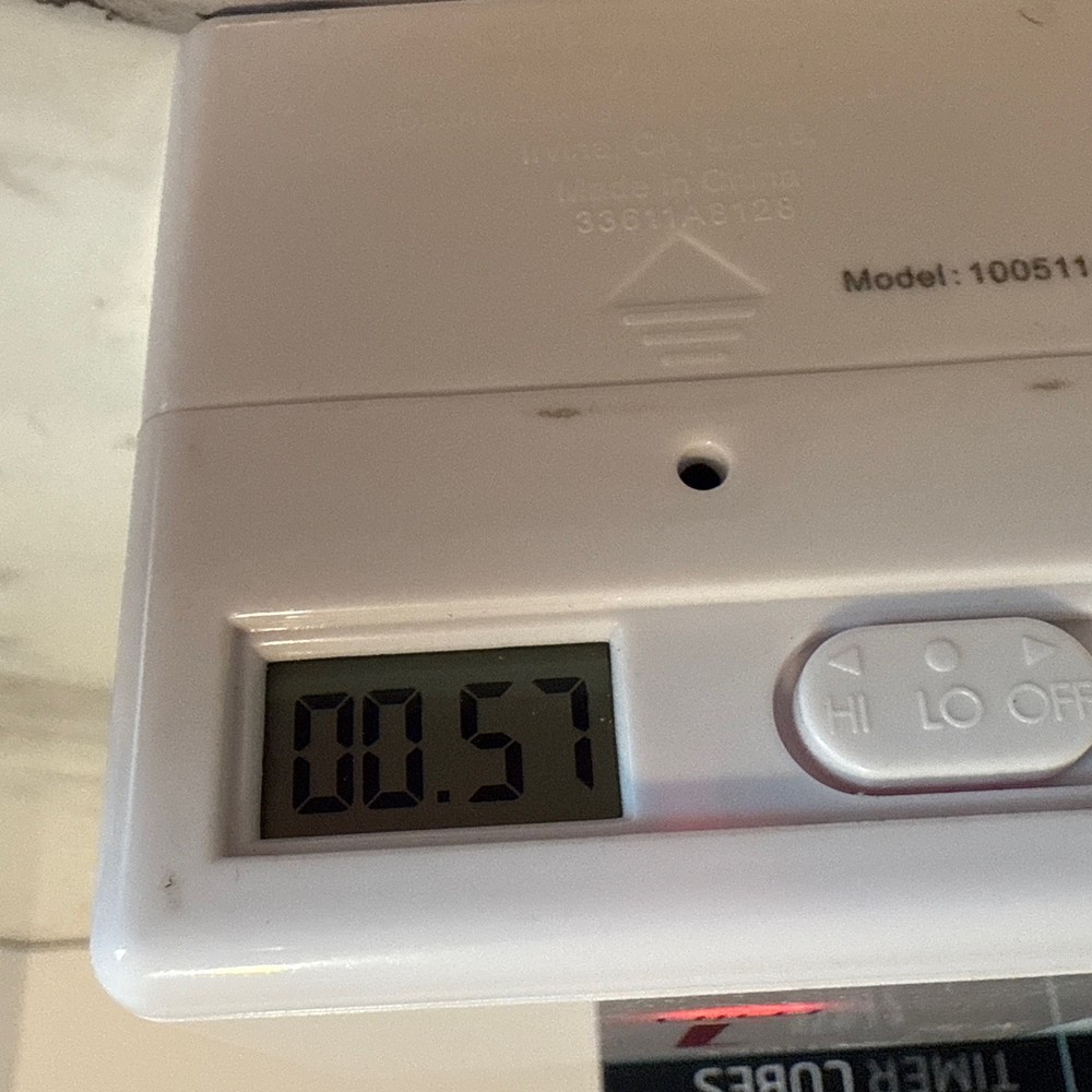 Sharper Image Digital Timer Two Piece Timer Cubes Flip to Desired Time 2 Cubes