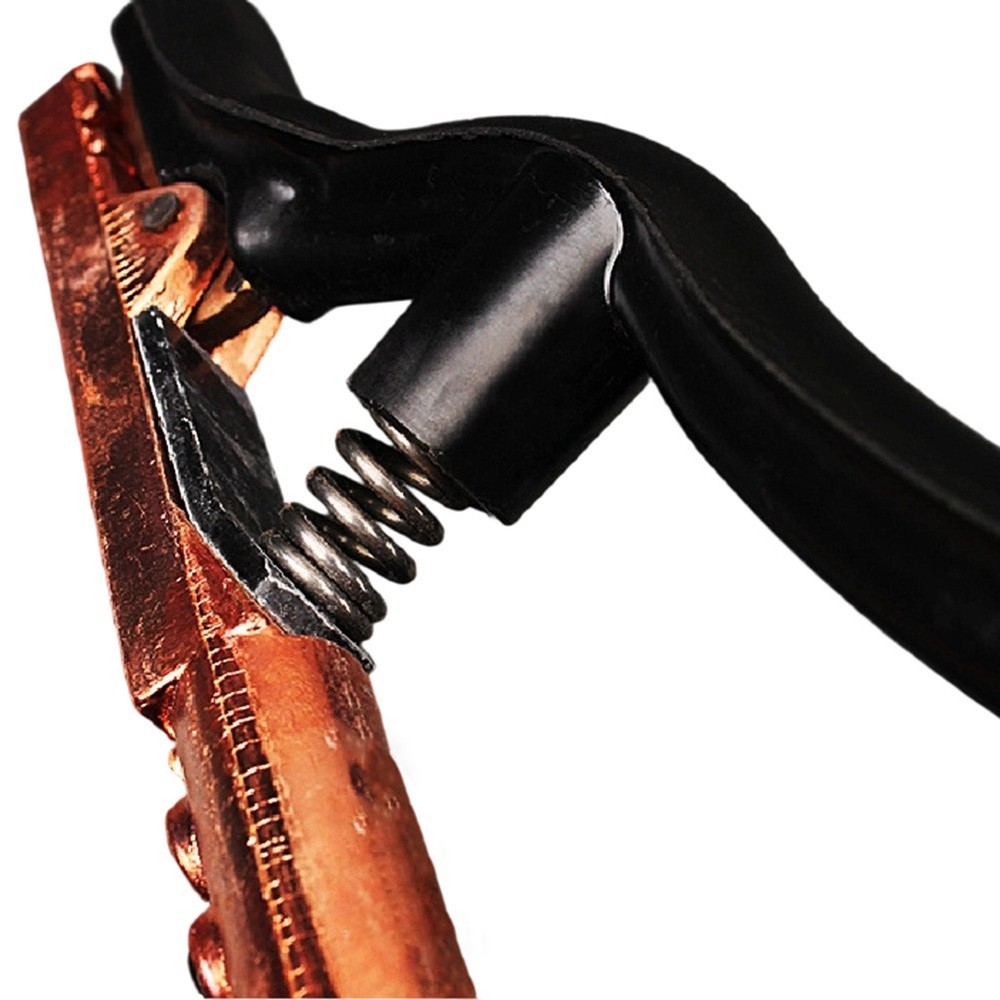 300A Electrode Holder with Balanced Design and Secure Cable Connection Point