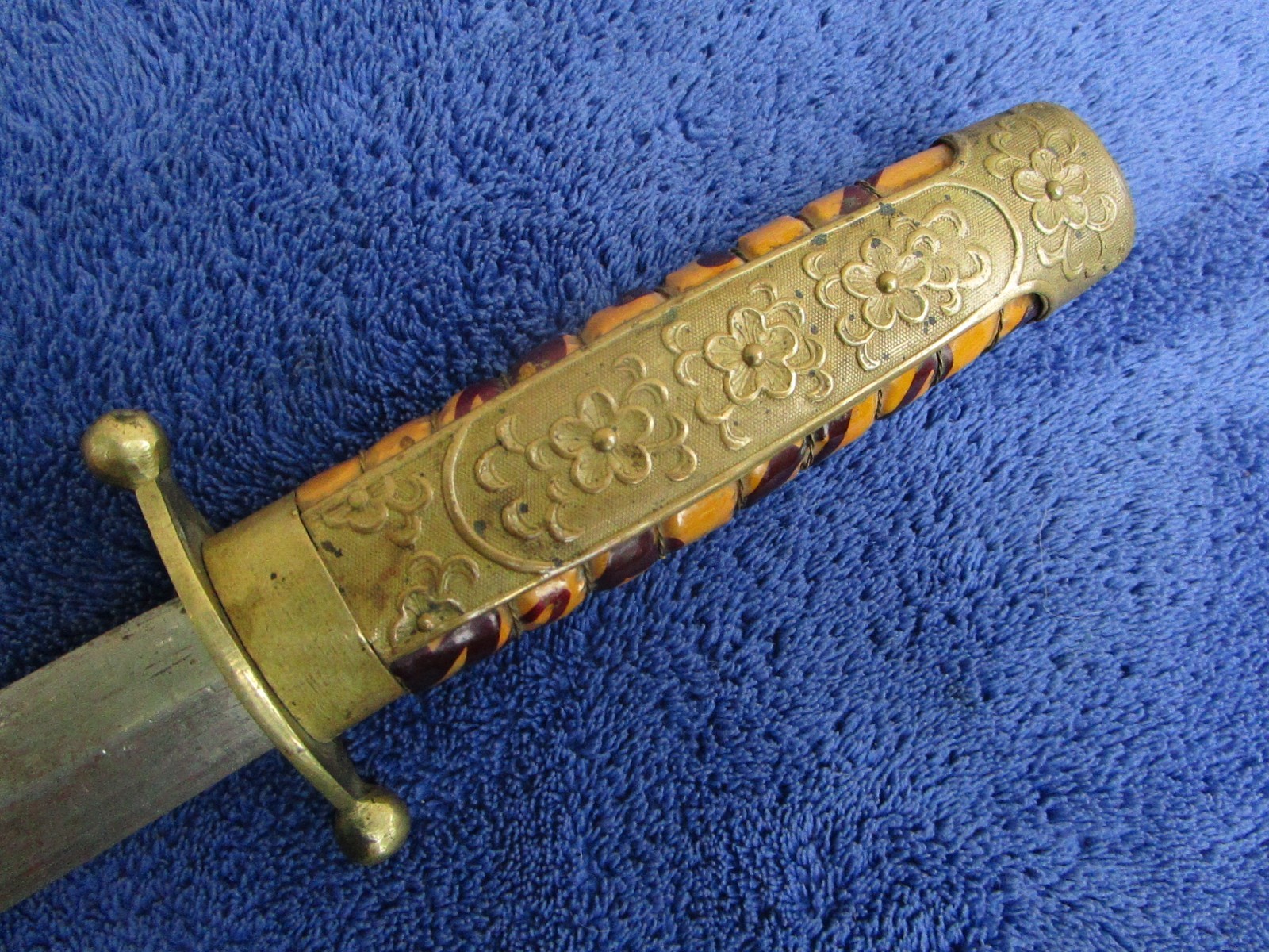 RARE ORIGINAL WW2 CHINESE NATIONALIST CHAI KAN SHEK DAGGER AND SCABBARD