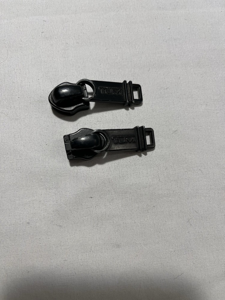 2 Tumi Replacement Sliders Black (Zipper Pulls / Pull Tabs)