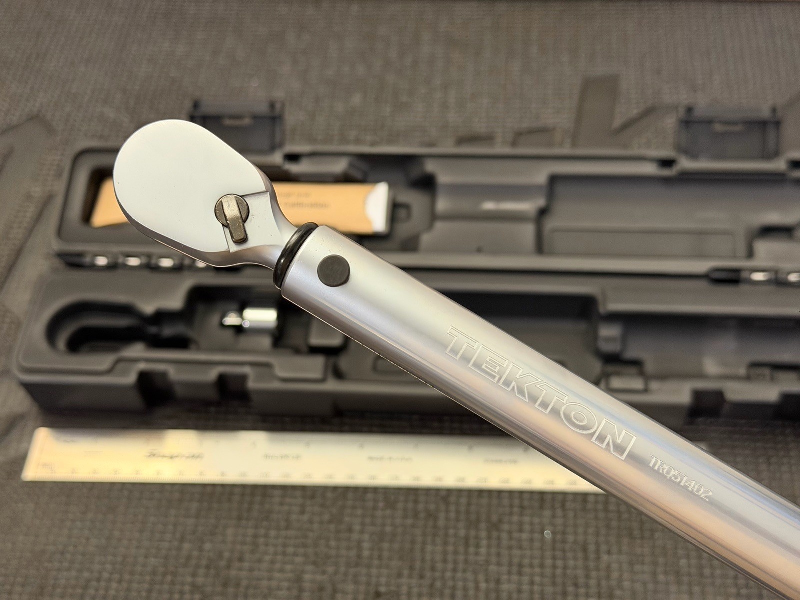 Tekton 3/8” 10-100 ft/lb 90 Tooth Micrometer Torque Wrench - TRQ51402