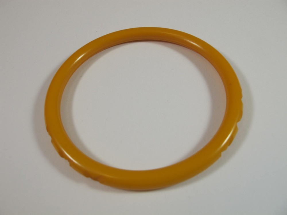 TESTED BAKELITE BUTTERSCOTCH CARVED BANGLE BRACELET