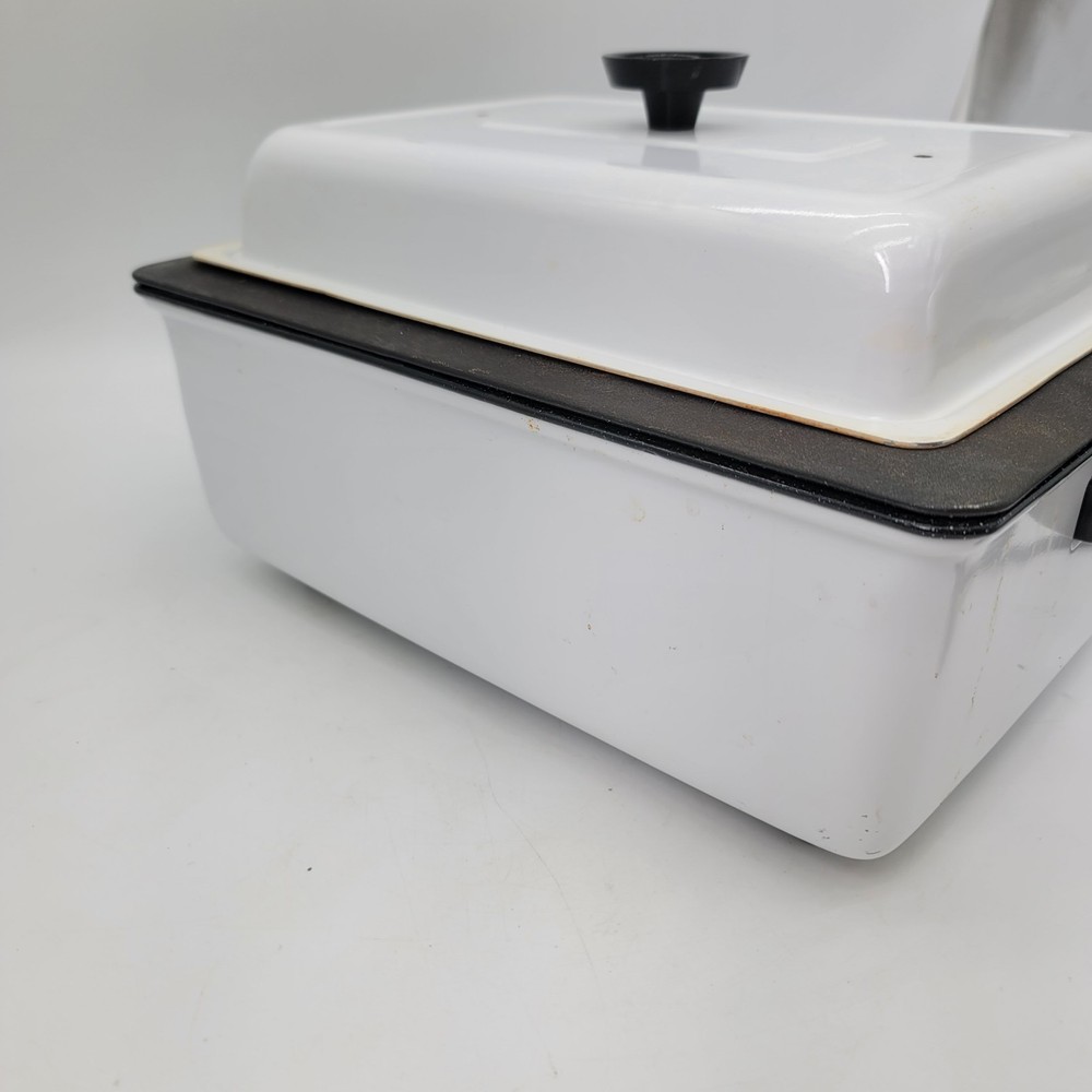 Nesco 4 Qt Roaster Oven White w Lid Insert Rack Adjustable Temp Tested