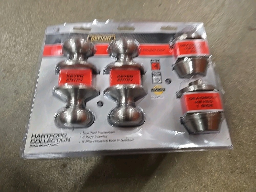 Lot Of 2 Defiant 2 Keyed Entry Door Knobs & 2 Single Deadbolt Locks Combo Set