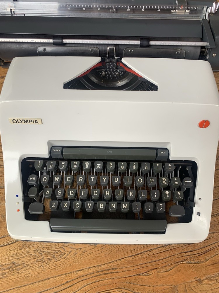Olympia SG3N Typewriter