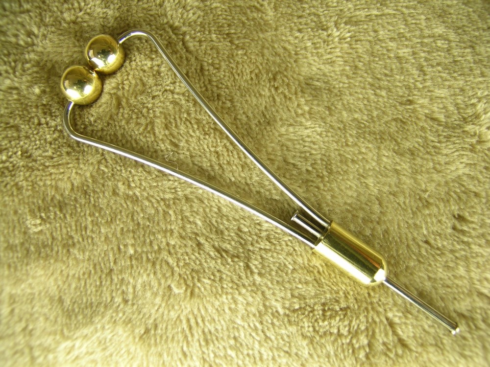 SMALL BULLET BOBBIN HOLDER  4" #028