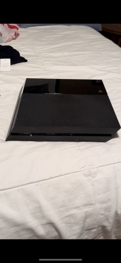 2015 PS4 (EXCELLENT CONDITION)