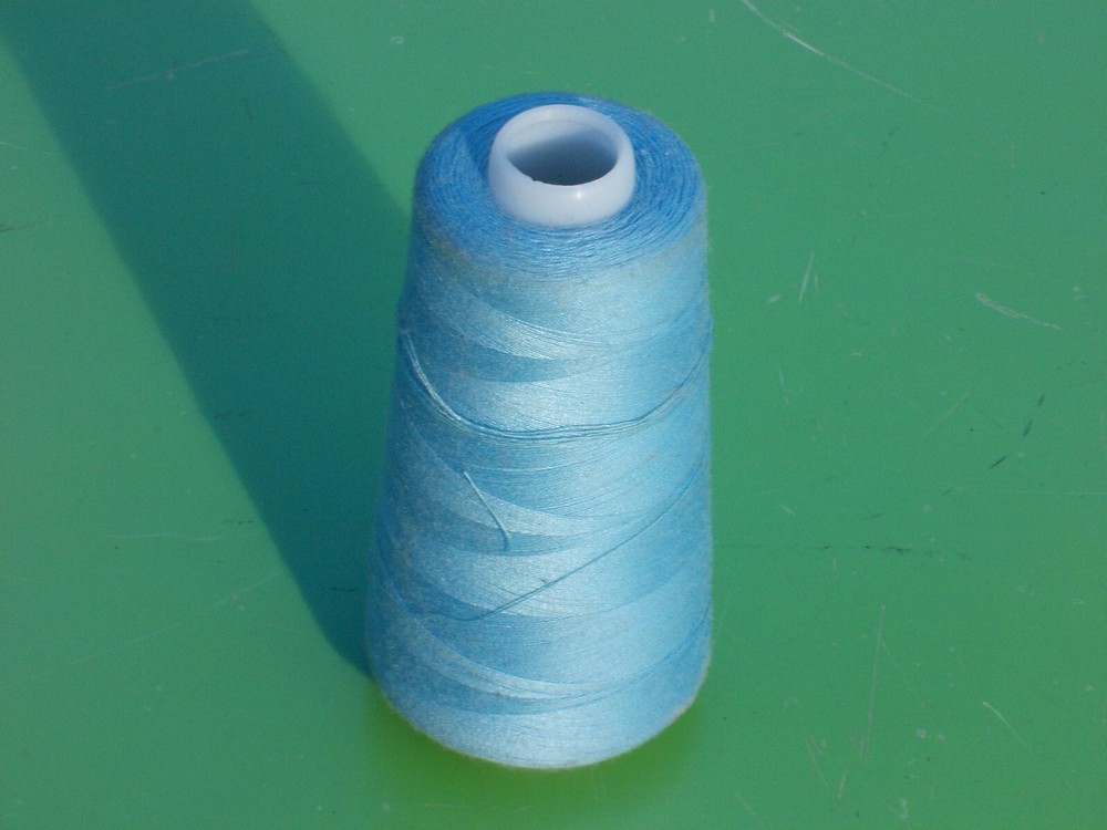 OVERLOCK THREAD SPOOL 100% SPUN POLYESTER 3000 YDS PRICED SEW RIGHT SKY BLUE