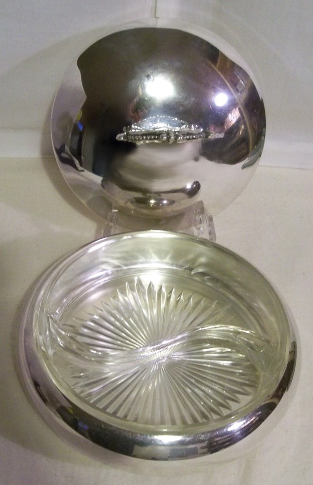 ROSB SILVERPLATE ROUND COVERED SERING BOWL w/GLASS INSERT