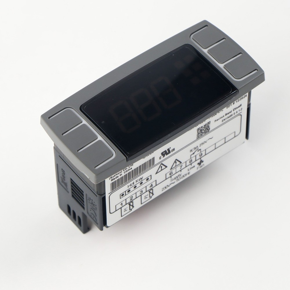 1PCS NEW Copeland XR01CX-5N8C0 Temperature Controller