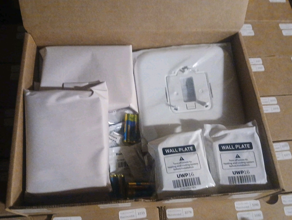 Never installed THX321WFS3001W T10+ Pro Thermostat With RedLink 3.0 - Kit