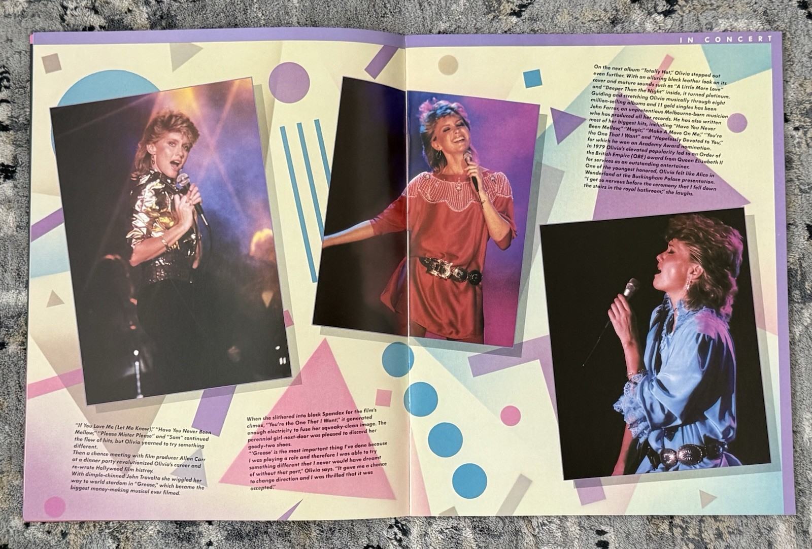 OLIVIA NEWTON-JOHN PHYSICAL TOUR PROGRAM 1982 VG+ SEE PHOTOS!