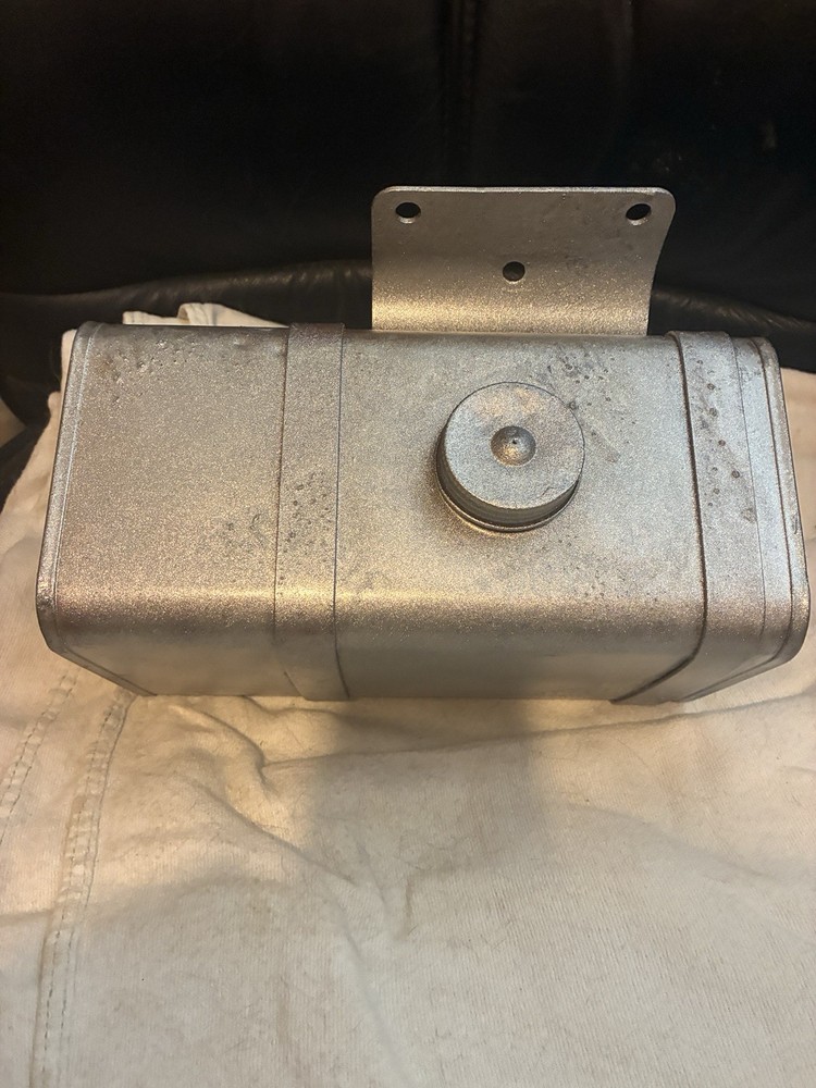 Briggs & Stratton Engine 8HP 10HP GAS TANK, MOUNT & STRAPS