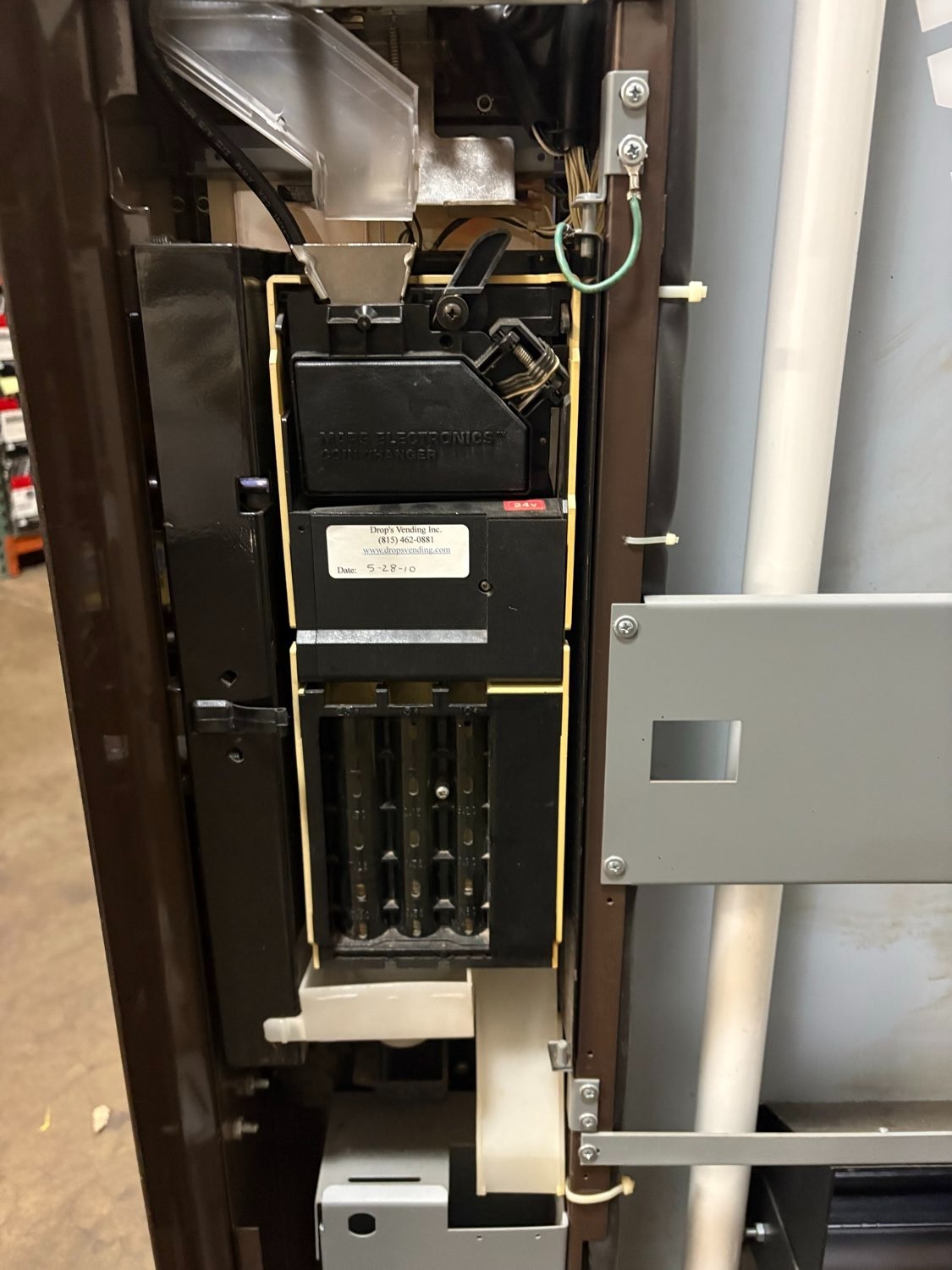 Dixie Narco DN501 Soda Vending Machine Coinco & MEI Bill & Coin Commercial