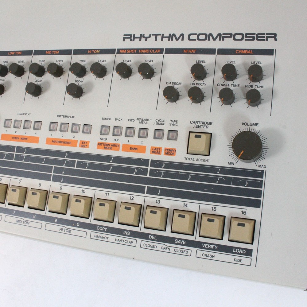 ROLAND TR-909 (Late Model) [392686]