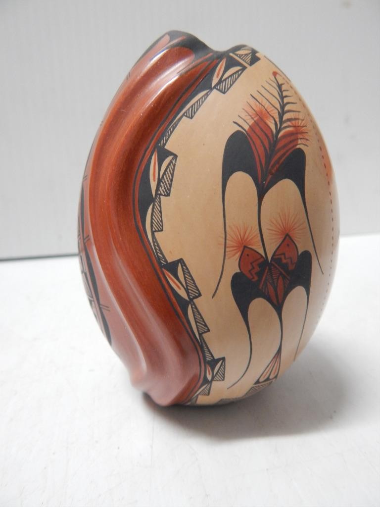 SHOWY VINTAGE JEMEZ PUEBLO INDIAN POT VASE FORM POTTERY - DORY SANDIA