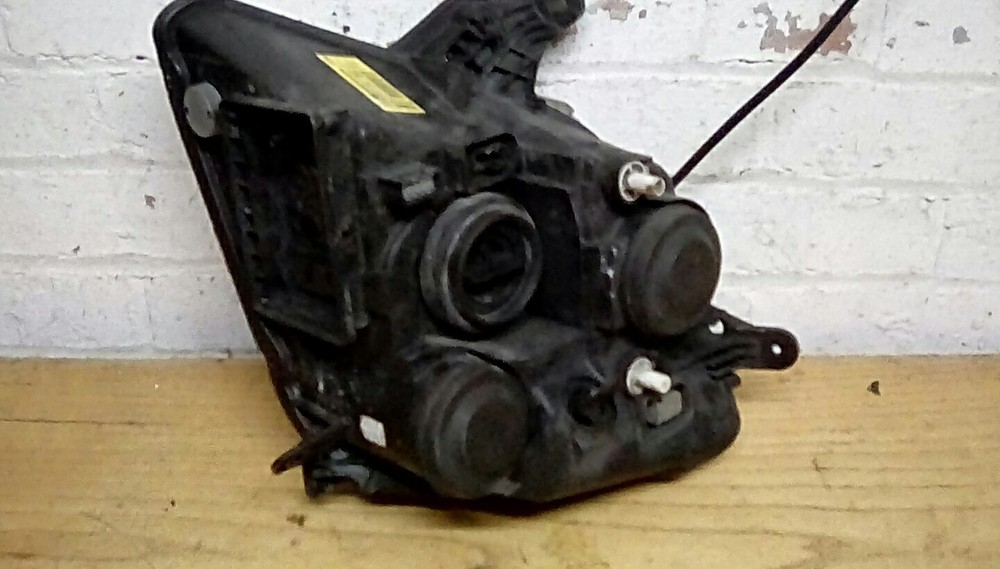 Vauxhall Meriva Mk1 Passengers Left Headlight.