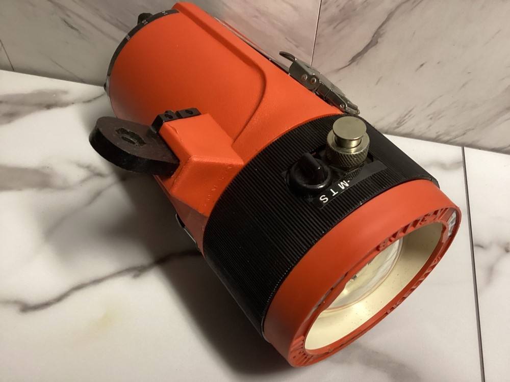 Ikelite Substrobe 225 Underwater Photography Strobe Light.