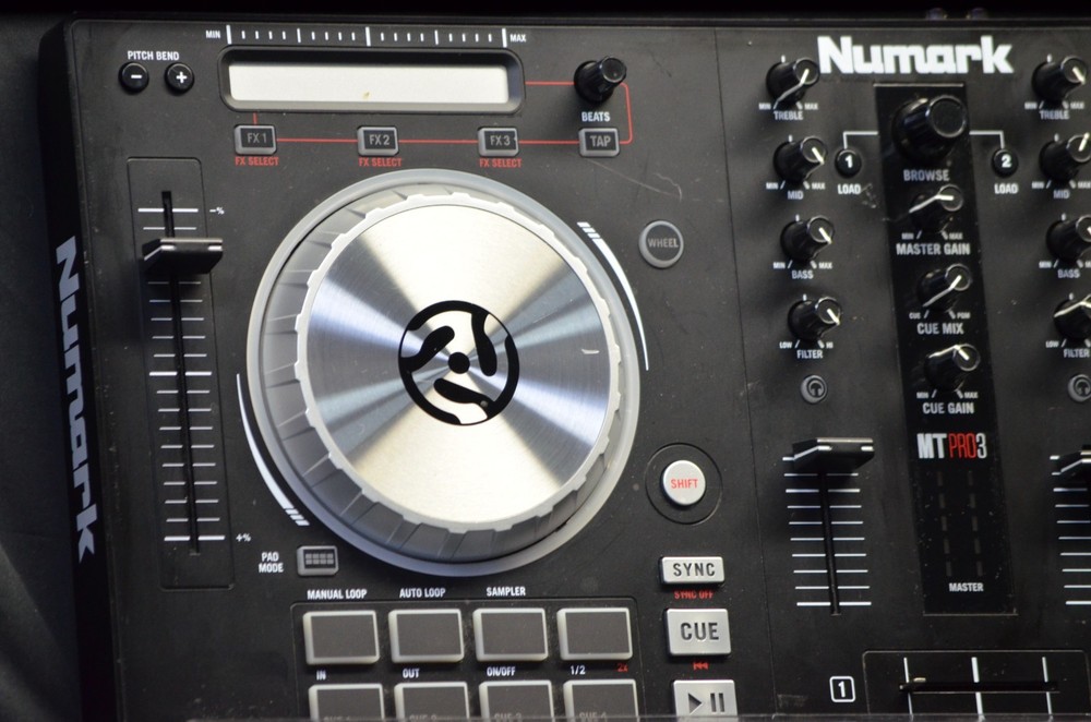 Numark Mixtrack Pro 3 DJ Controller Serato USB MIDI w/ Cable Tested Working