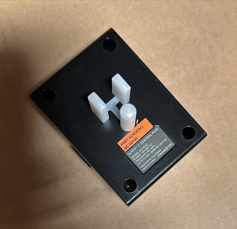 UIS Control Plug, Socket Adapter to Connect UIS Smart Controllers To