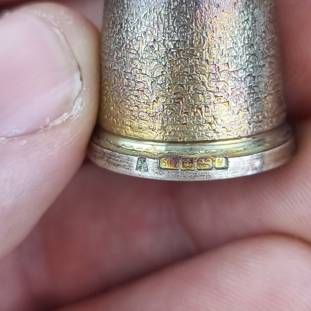 Solid Silver Thimble Figures Roundel Birmingham 1998 Swann Thimbles