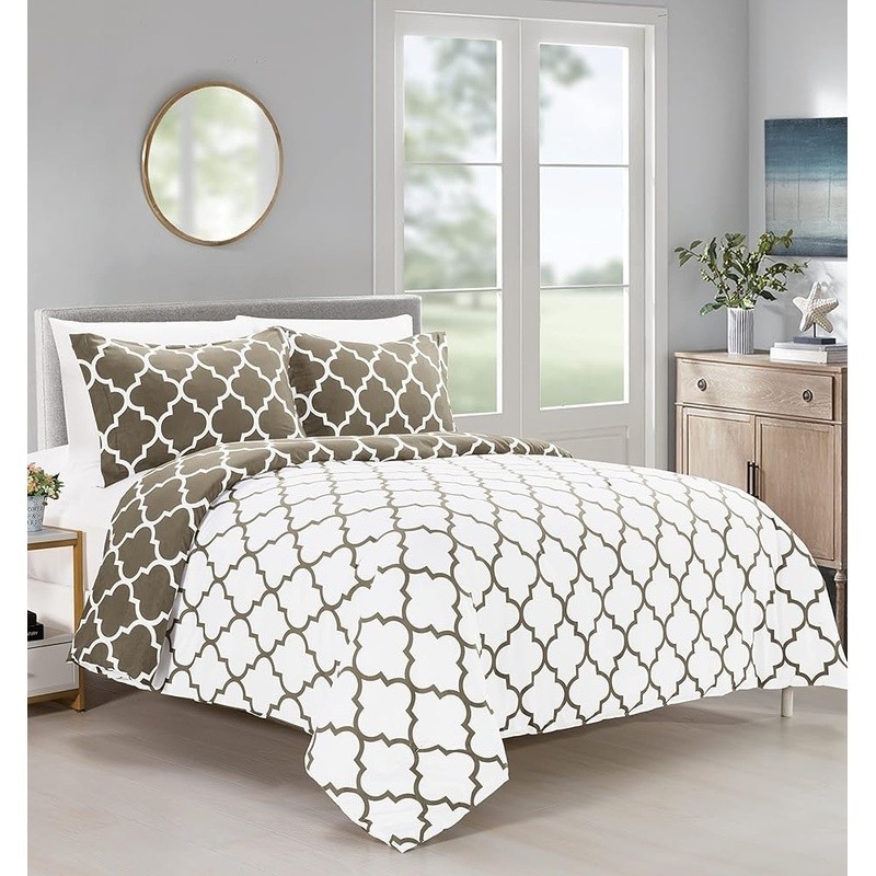 Soft Quatrefoil Pattern Down Alternative Reversible 3Pc Comforter Set Full/Queen