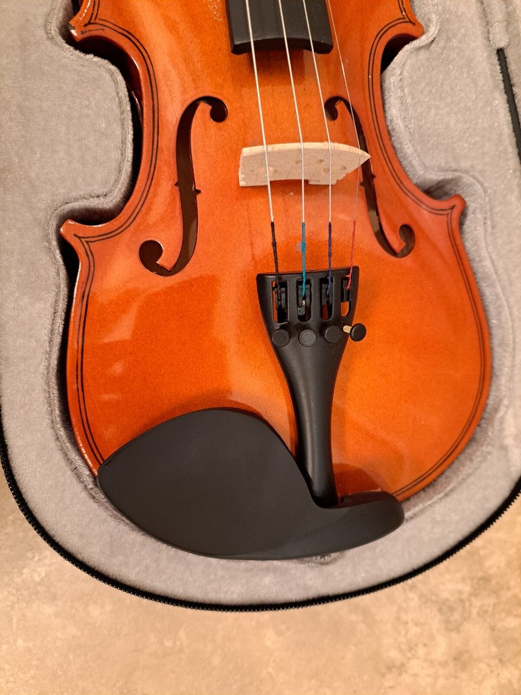 1/2 Student Violin Complete Kit W Case Good Condition No Marks