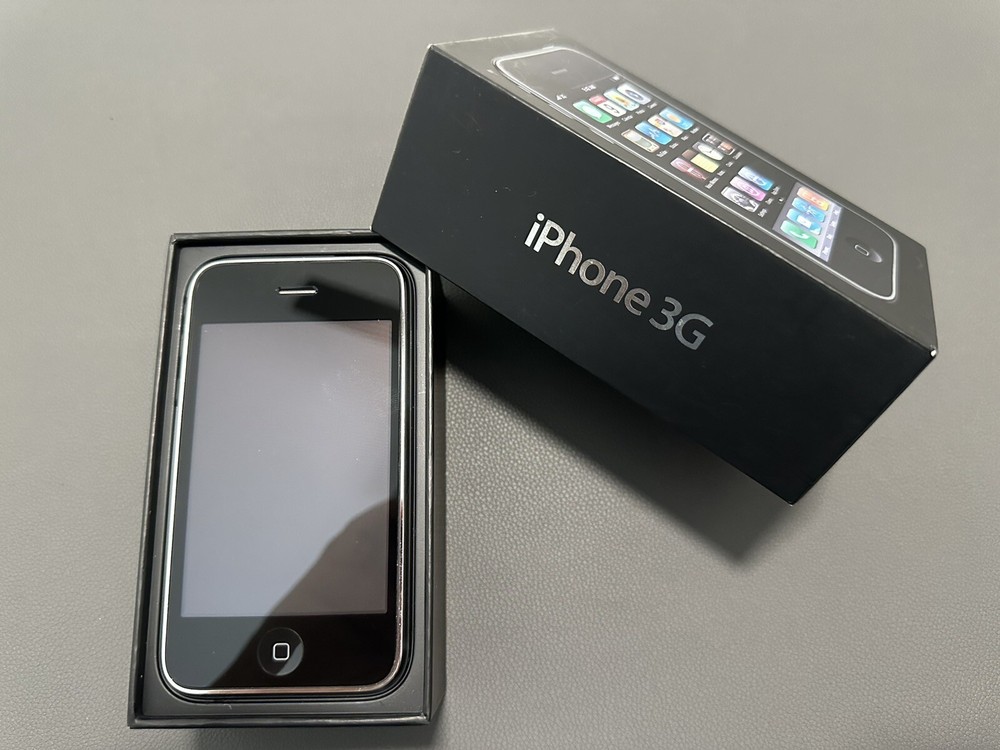 Apple iPhones Collection (12 Items)