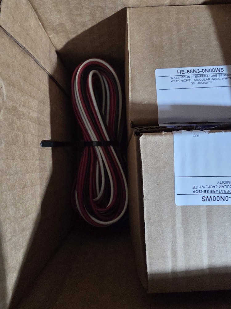 Johnson Controls HE-68N3-0N00WS Wall Mount Temp & Humidity Sensor ±3%