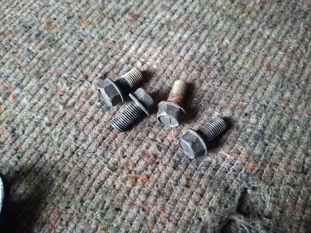 Kawasaki ER5 Lower Right Frame Rail Engine Mount Bracket Support & Fixing Bolts