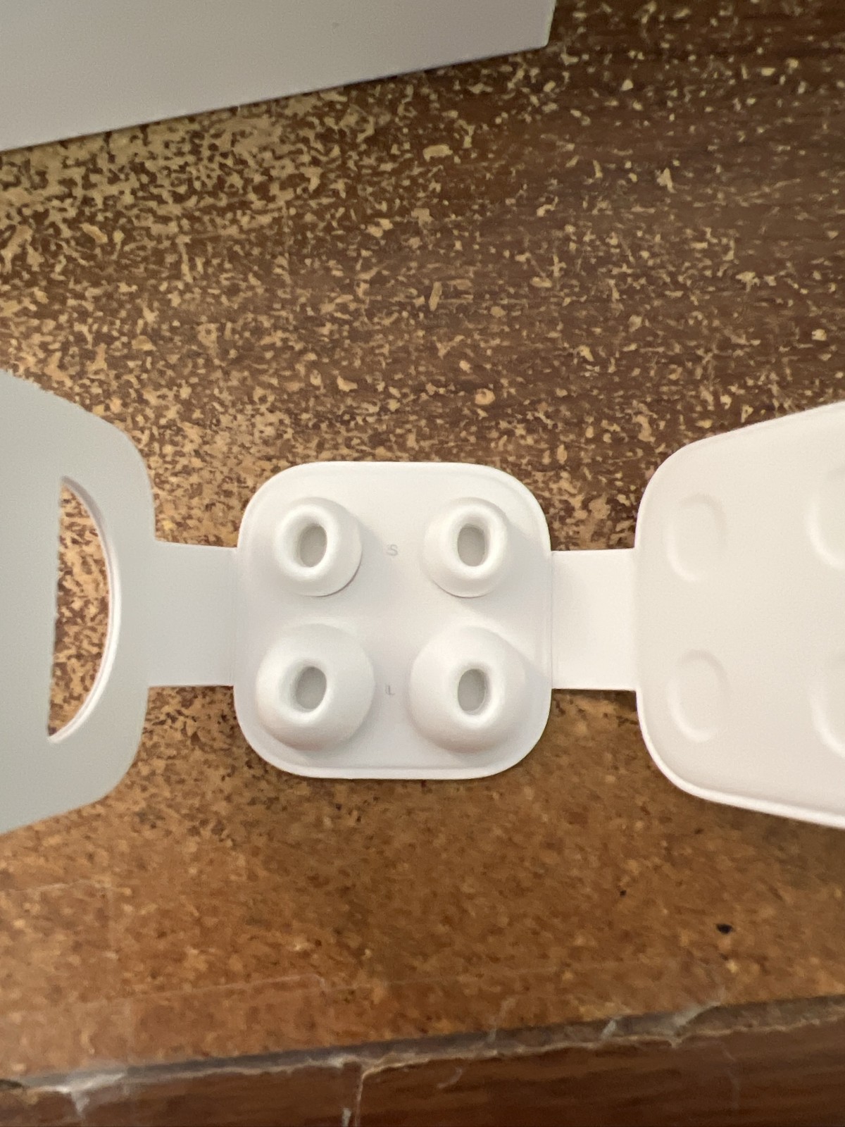 Apple AirPods Pro 2nd Gen MagSafe Charging Case USB-lighting cable White