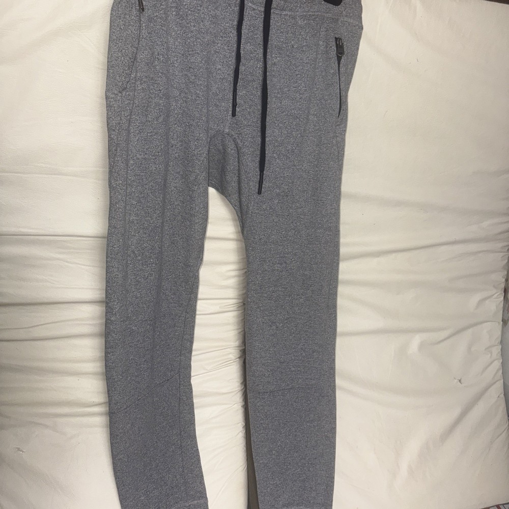 Medium Greg Retro fight Sweats