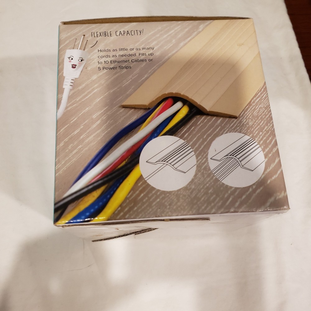 UT Wire Cable Blanket, Opened Never Used